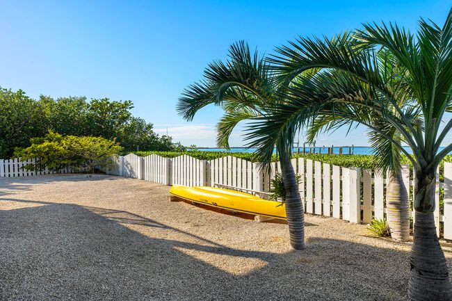 Fenced in on the bay | Image 54