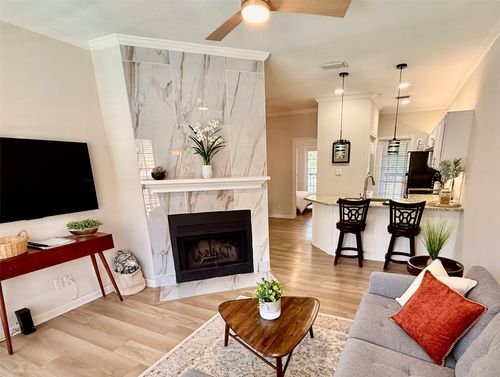 111-4800 W Lovers Ln, Dallas, TX, 75209-3146 | Card Image