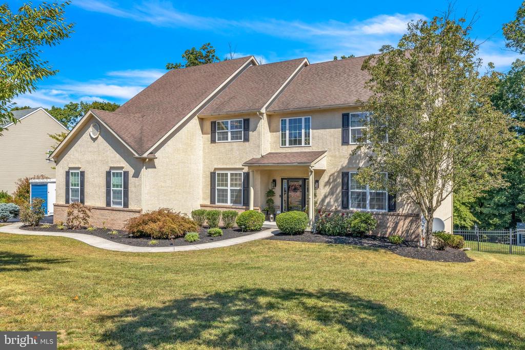 Ivy Ln, Pottstown, PA 19464