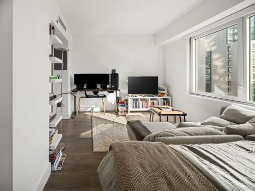 12i-10 Nevins Street, New York, NY, 11217 | Card Image