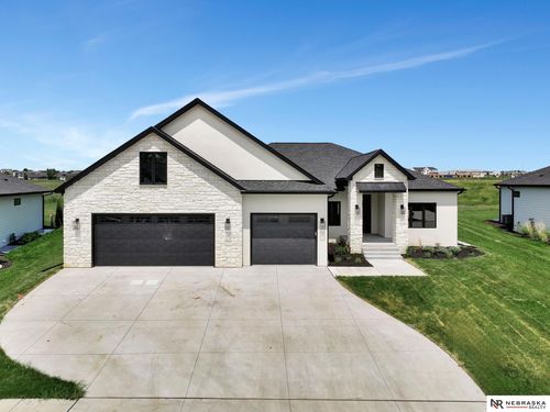 3600 Tree Line Dr, Lincoln, NE, 68516-6130 | Card Image