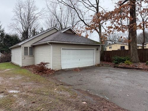 10613 Cherokee Trl, Conneaut Lake, PA, 16316-3307 | Card Image