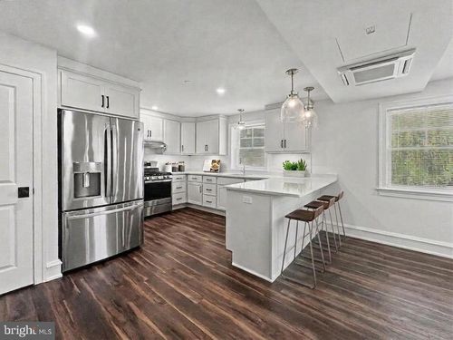 1-1 Pennsylvania Ave, Wayne, PA, 19087-3558 | Card Image