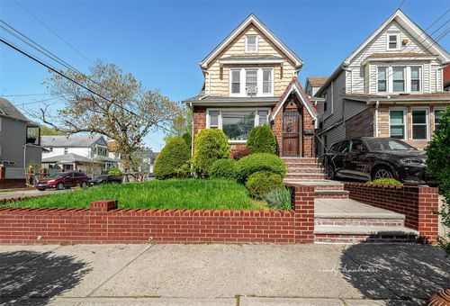 93 71st Ave, Forest Hills, NY, 11375-6701 | Card Image