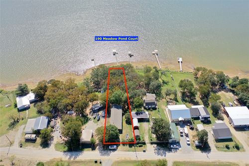 190 Meadow Pond Ct, Runaway Bay, TX, 76426-9710 | Card Image