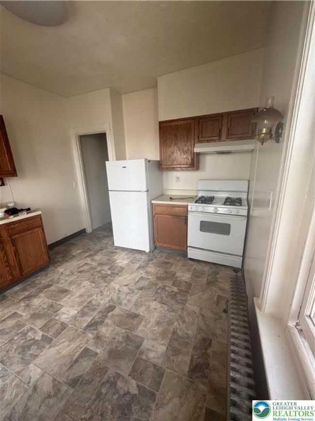 2 - 815 N 6 Th St, Condo with 3 bedrooms, 1 bathrooms and null parking in Allentown PA | Image 6