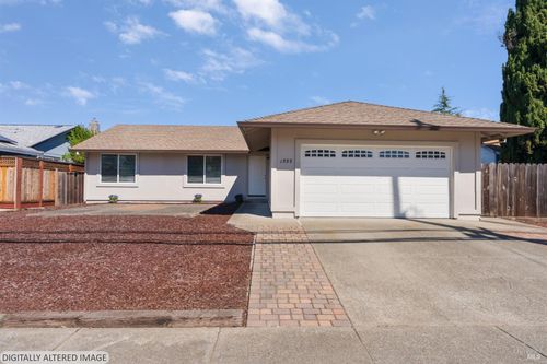 1555 W 3rd Street, Santa Rosa, CA, 95401 | Card Image