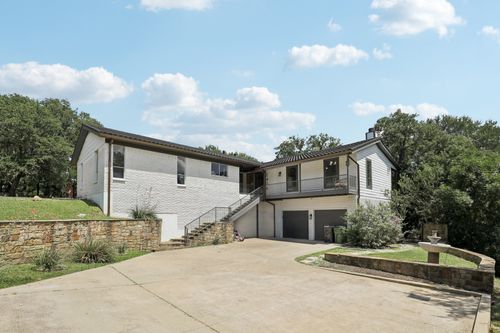 2404 Westwood Dr, Arlington, TX, 76012-2905 | Card Image