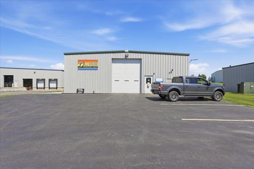 590 Commercial Ave, Waterloo, WI, 53594-2402 | Card Image