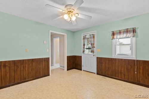 211 S Maumee St, Tecumseh, MI, 49286-2005 | Card Image