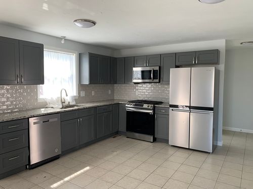 1-172 Lawrence St, Fall River, MA, 02721-4102 | Card Image