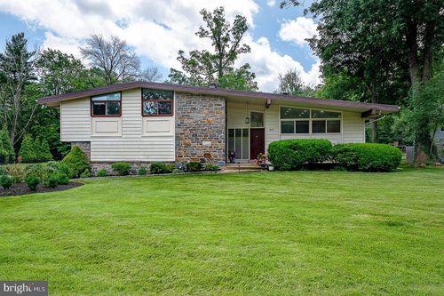 447 Clairemont Rd, VILLANOVA, PA, 19085-1705 | Card Image