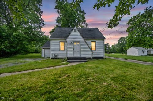 25839 Garden Rd, Bedford, OH, 44146-6228 | Card Image