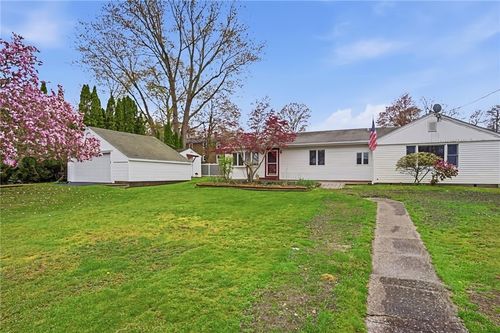 11 Cedar Dr, Bristol, RI, 02809-5001 | Card Image