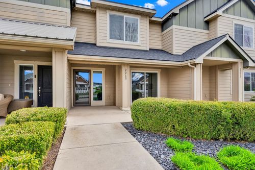 2260 N Country Vista Blvd, Liberty Lake, WA, 99019-5071 | Card Image