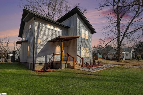 5 Mcgee St, Belton, SC, 29627-1721 | Card Image