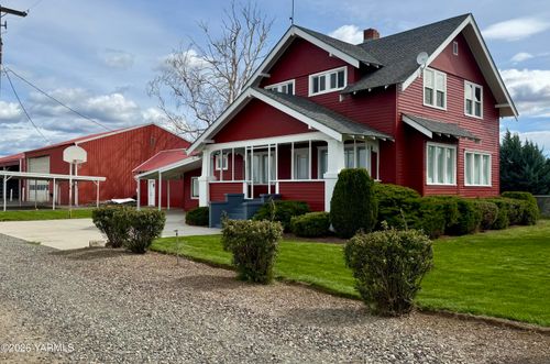 7801 Campbell Rd, Toppenish, WA, 98948-9418 | Card Image