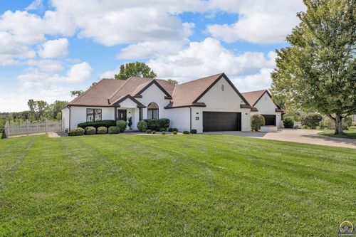 3315 Nw 49th Ter, Topeka, KS, 66618-2558 | Card Image
