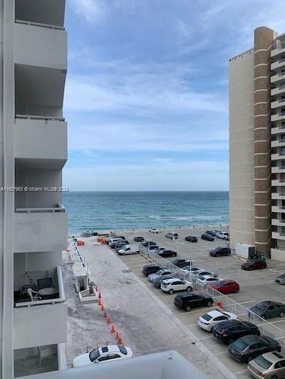 501 - 3140 S Ocean Drive, Condo with 1 bedrooms, 1 bathrooms and null parking in Hallandale Beach FL | Image 2