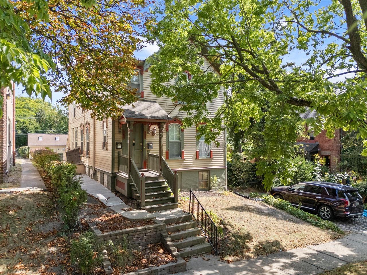 1st St, Milwaukee, WI 53212