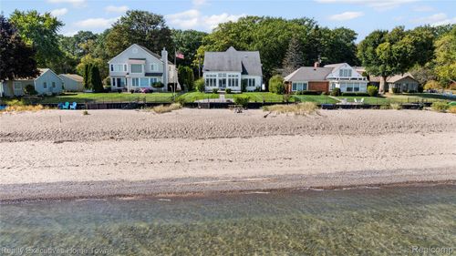 5802 Lakeshore Rd, Fort Gratiot, MI, 48059-2819 | Card Image