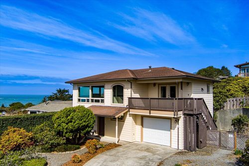 826 Edwards St, Trinidad, CA, 95570-9512 | Card Image