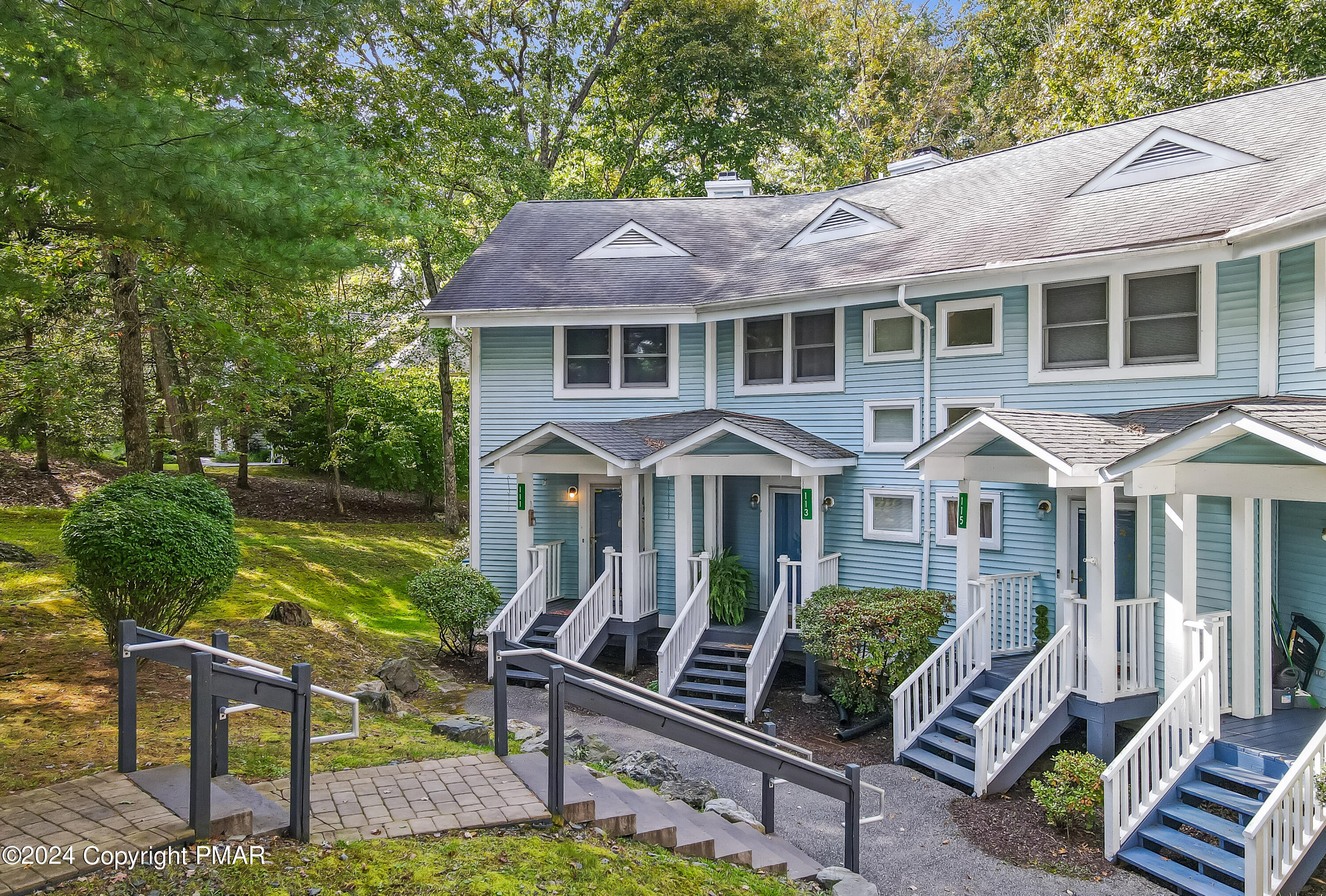Huntington Dr, East Stroudsburg, PA 18302