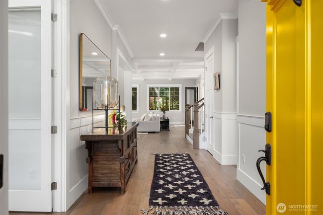 Need to get straight to work? The office/guest room with 3/4 on suite is directly to your left as you enter. | Image 4
