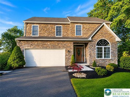 2123 Lincoln Ave, Whitehall, PA, 18052-4815 | Card Image