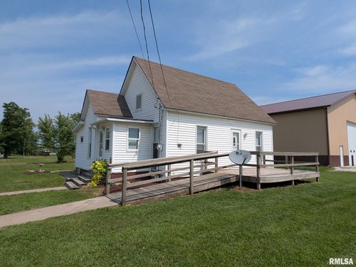 202 E Maple St, Stronghurst, IL, 61480-5022 | Card Image