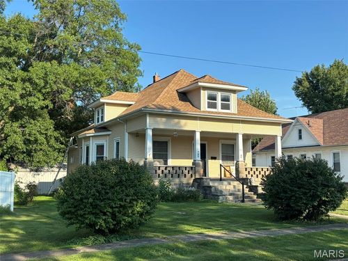 325 S Shelby St, Shelbina, MO, 63468-1003 | Card Image