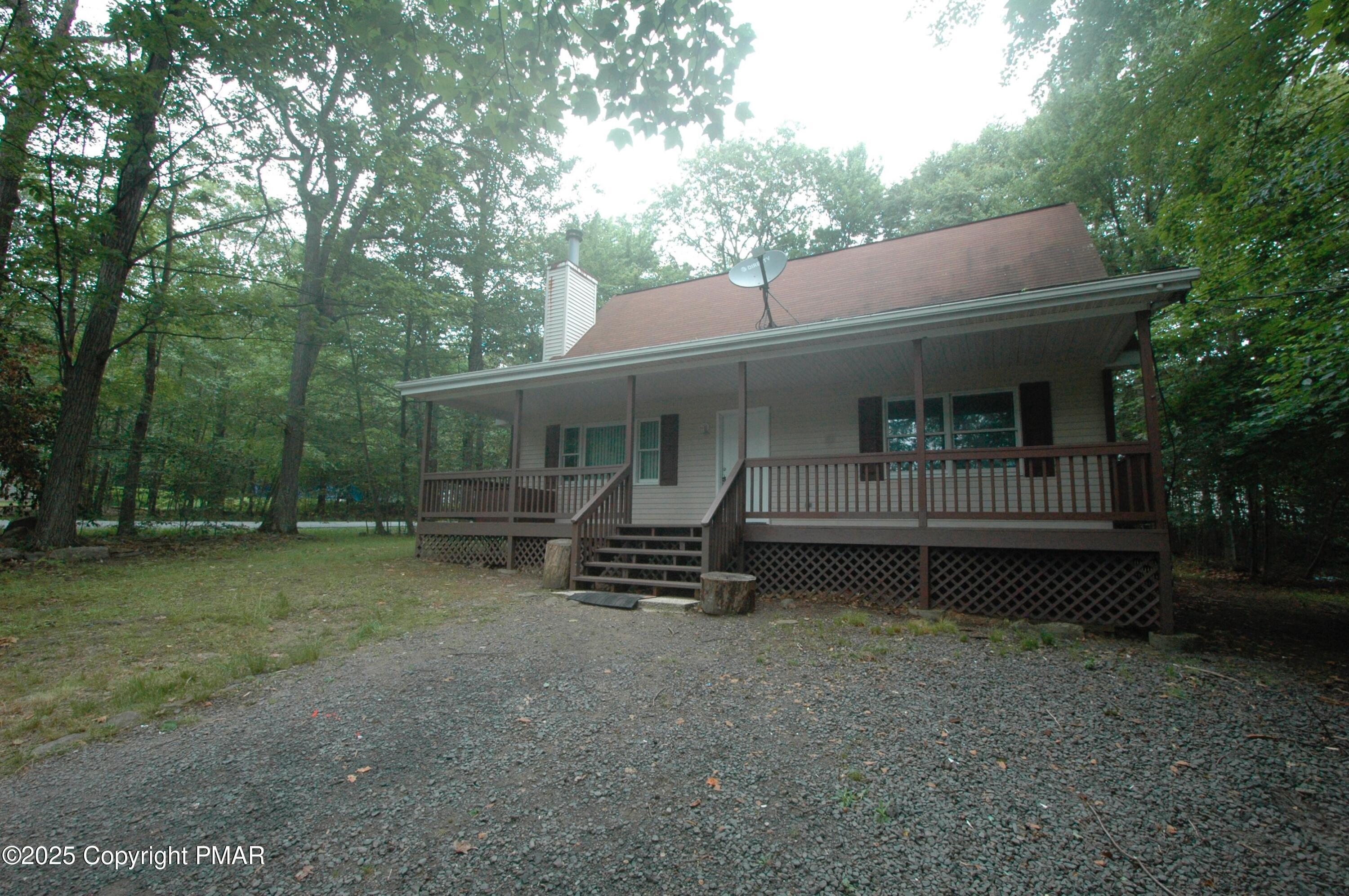 Dorchester Dr, Tobyhanna, PA 18466