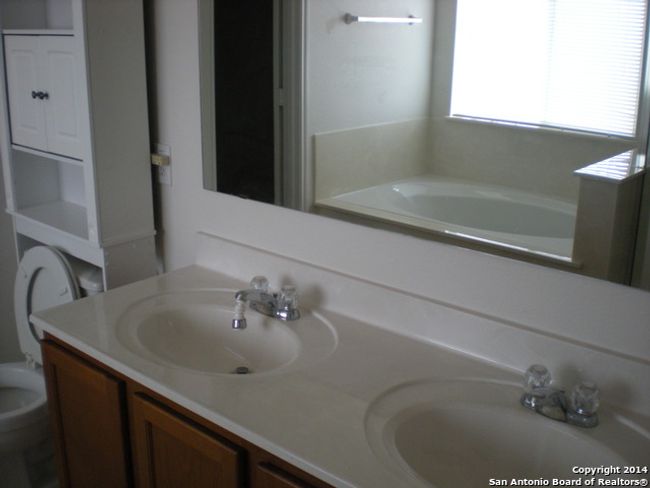 233 Willow Run, House other with 4 bedrooms, 3 bathrooms and null parking in Cibolo TX | Image 12