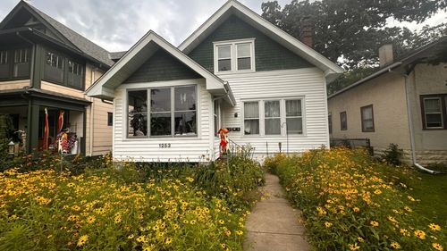 1253 Ashland Ave, Saint Paul, MN, 55104-6795 | Card Image