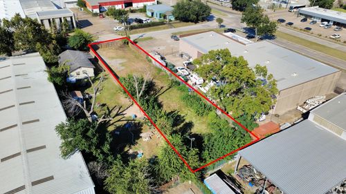 5717 Centralcrest St, Houston, TX, 77092-7003 | Card Image