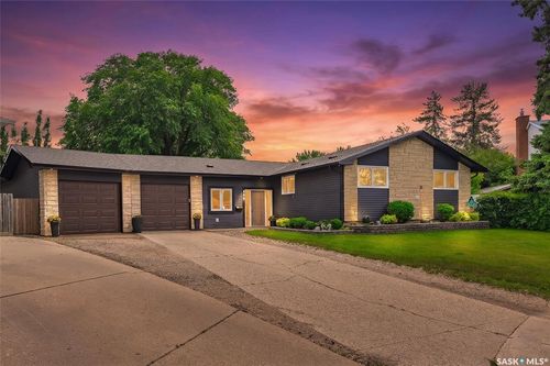 722 East Drive, Saskatoon, SK, S7J2X7 | Card Image