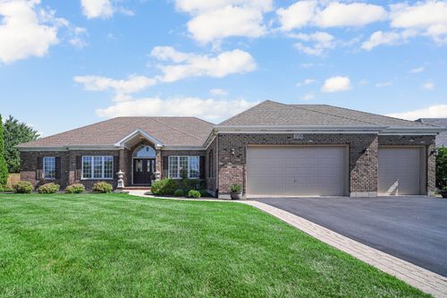 3720 Bunker Hill Dr, Algonquin, IL, 60102-6377 | Card Image