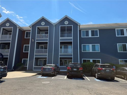 327-1800 Douglas Ave, North Providence, RI, 02904-7641 | Card Image