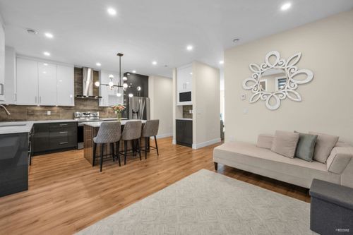 12839 59 Ave, Surrey, BC, V3X1T3 | Card Image