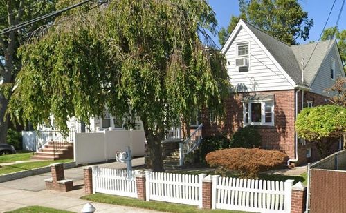 25 4th St, Staten Island, NY, 10306-2231 | Card Image