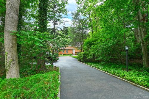 21 Craig Dr, Huntingtn Sta, NY, 11746-4704 | Card Image