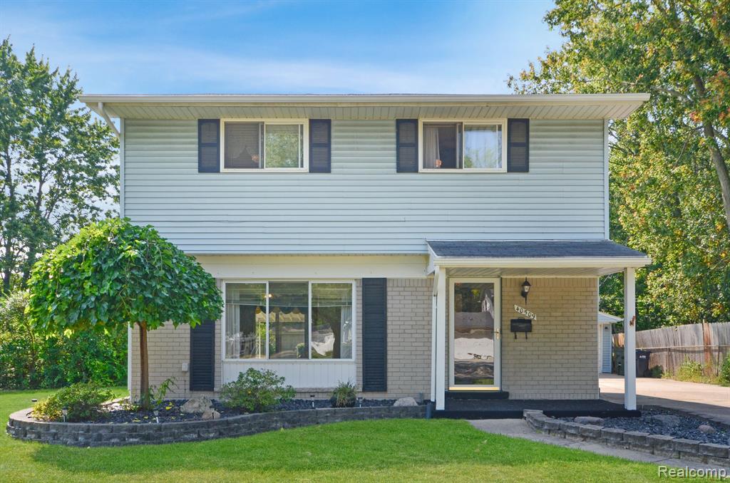 Irval Dr, Sterling Heights, MI 48313