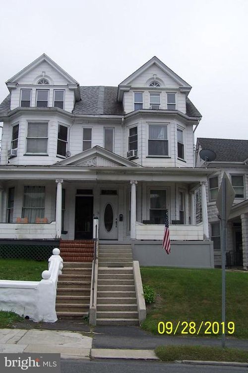 2-448 E Broad St, TAMAQUA, PA, 18252-2137 | Card Image