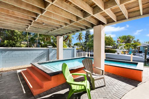 275 30th Street Ocean, Marathon, FL, 33050-4263 | Card Image