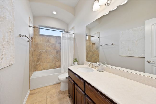 216 Equestrian Rd, House other with 4 bedrooms, 4 bathrooms and null parking in Hickory Creek TX | Image 5