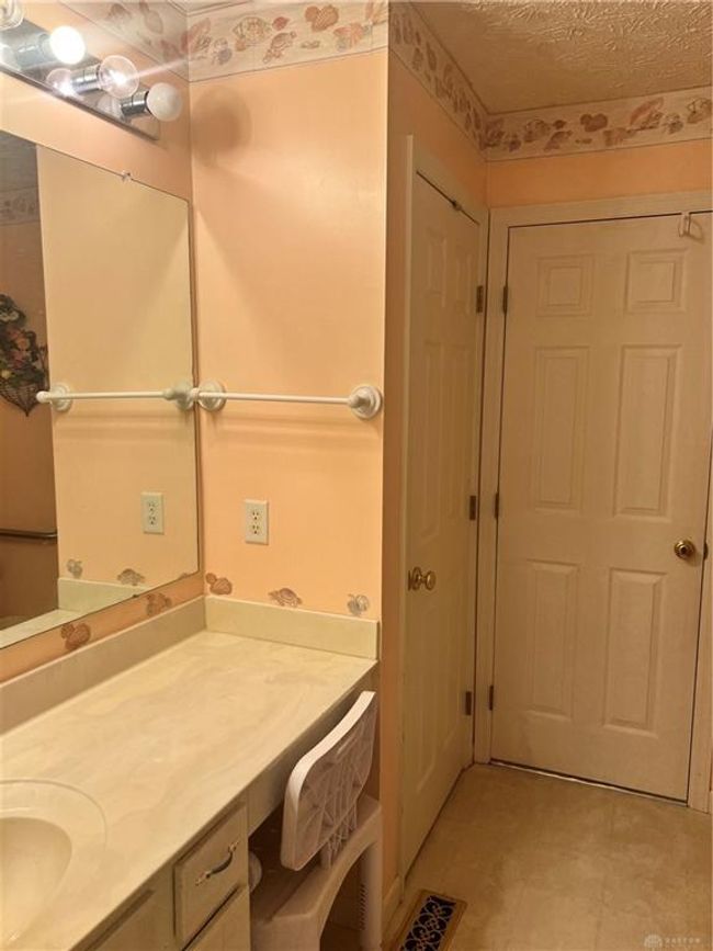 1008 Meadowsweet Dr, House other with 3 bedrooms, 2 bathrooms and null parking in Englewood OH | Image 5