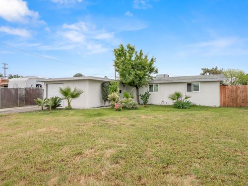 2564 Crescent Ave, Clovis, CA, 93612-4401 | Card Image