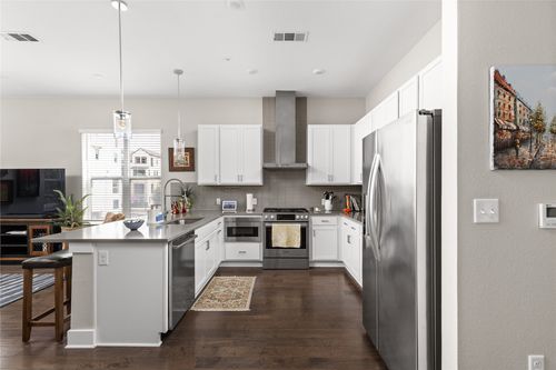 2105-4325 Jackson Ave, Austin, TX, 78731-6180 | Card Image