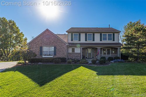 2328 Chestnut Cir, Lake Orion, MI, 48360-2284 | Card Image
