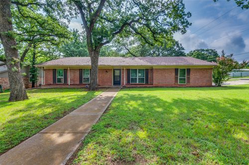 5500 Woodland Hills Dr, Denton, TX, 76208-3614 | Card Image